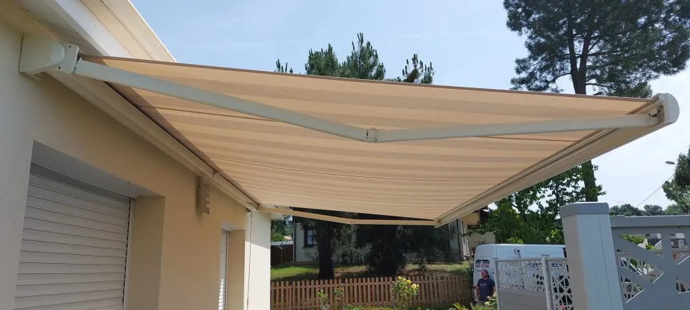Store de terrasse près de Agen 